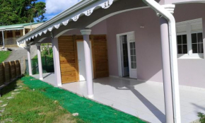 Maison de 2 chambres avec jardin clos et wifi a Sainte Anne a 5 km de la plage